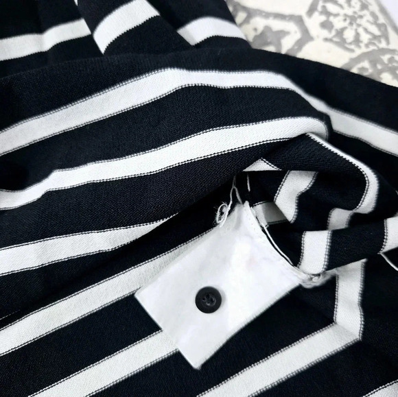 Shesmiss Korean Brand Sleeveless Collared Top - Picture 8 of 8